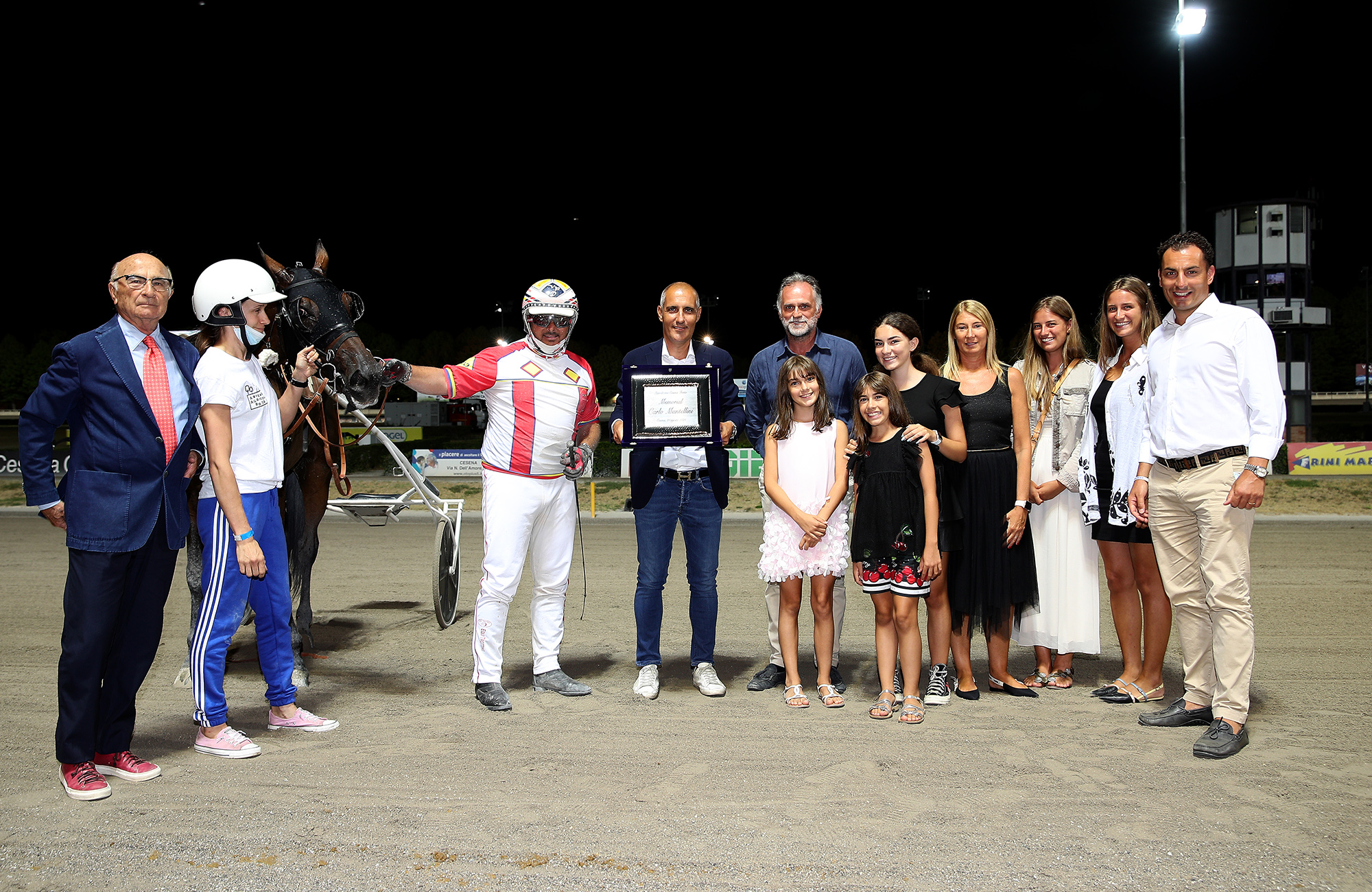 premiazione sesta corsa 1.JPG